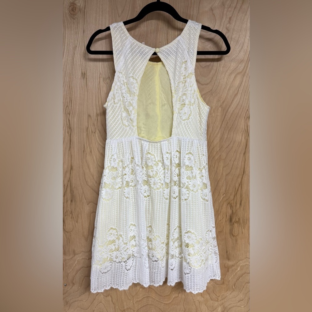 Free People Women's Size 8 Rocco White Yellow Lace Sleeveless Dress - Picture 4 of 6